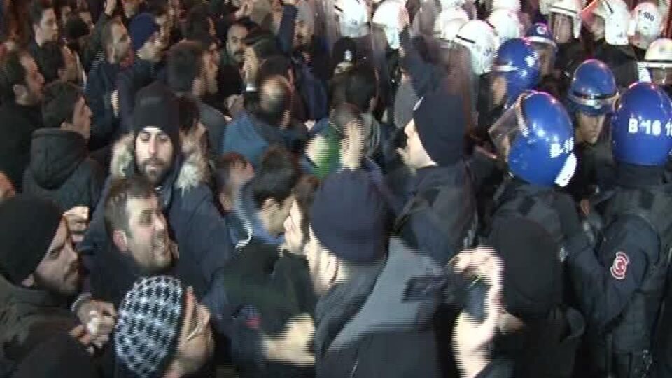 Rusya Başkonsolosluğu önünde protesto