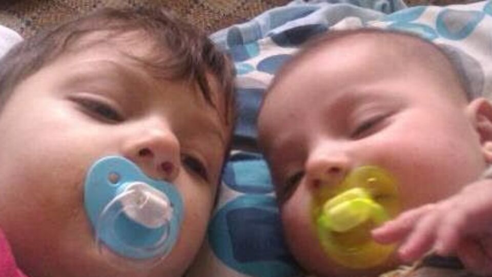 Birbirlerine sarılarak ölüme gittiler