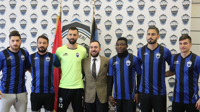 Erciyes'ten toplu imza