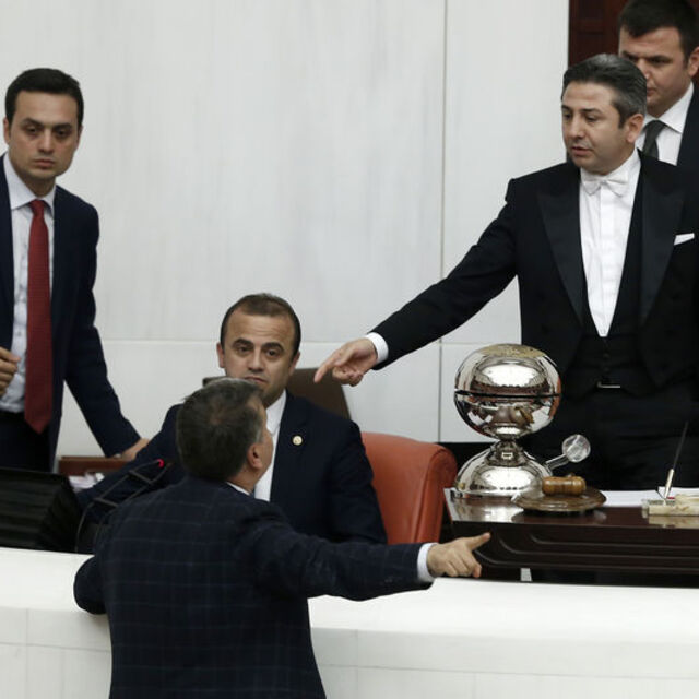 AK Partili vekilin o sözlerini MHP'liler ayakta alkışladı