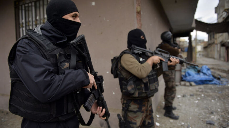 Cizre'de Sırp uyruklu keskin nişancı yakalandı