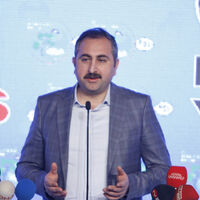 AK Parti'den yeni anayasa için makul süre