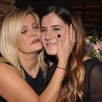 Derya ve Ferhan Şensoy annelerinin doğum gününü kutladı