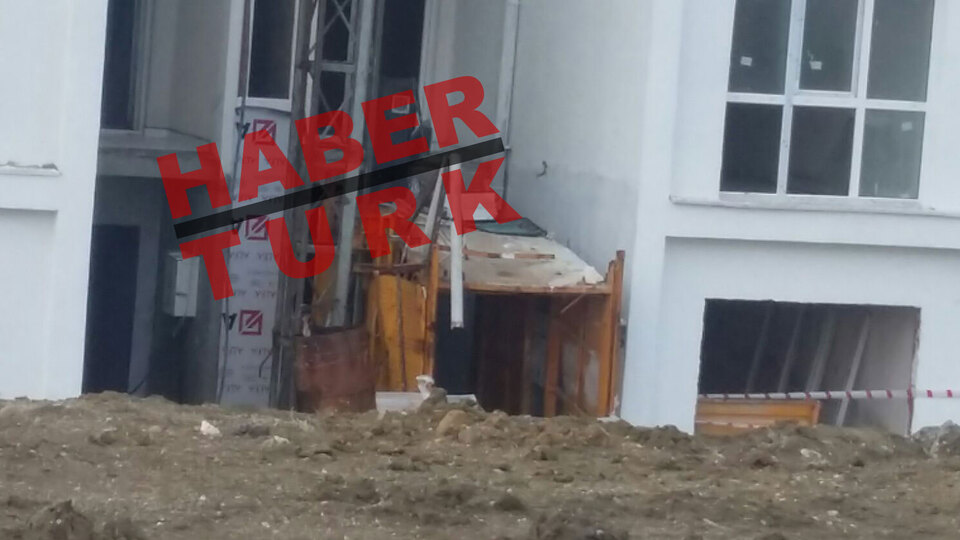 Ünlü inşaat şirketine ait binada yük asansörü 23'üncü kattan düştü!