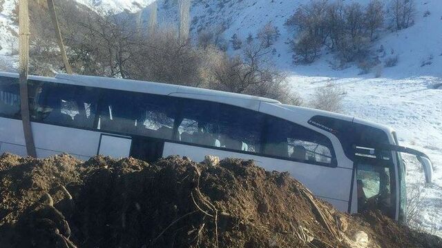 Yolcu otobüsü devrildi: 13 yaralı!
