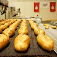 Ekmeğe ilk indirim Gökçek'ten