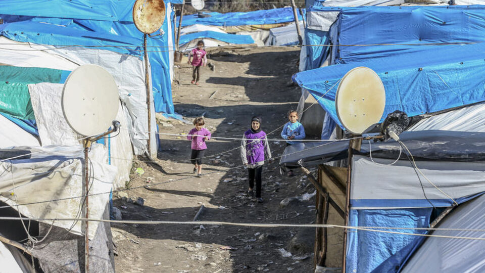 Türkmendağı'nda hayat devam ediyor