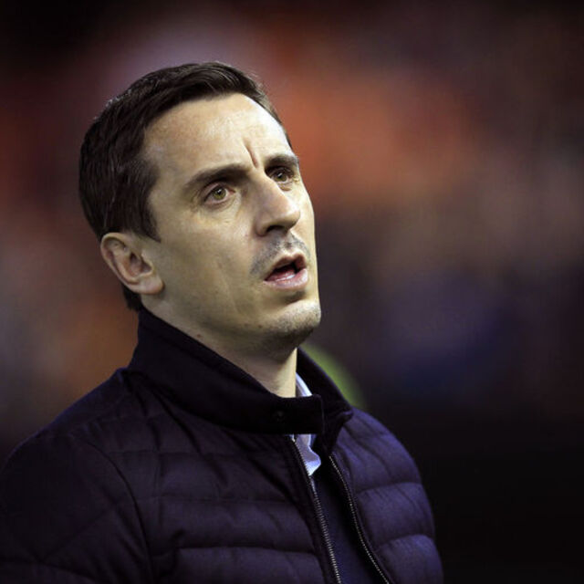 Gary Neville rezil oldu!