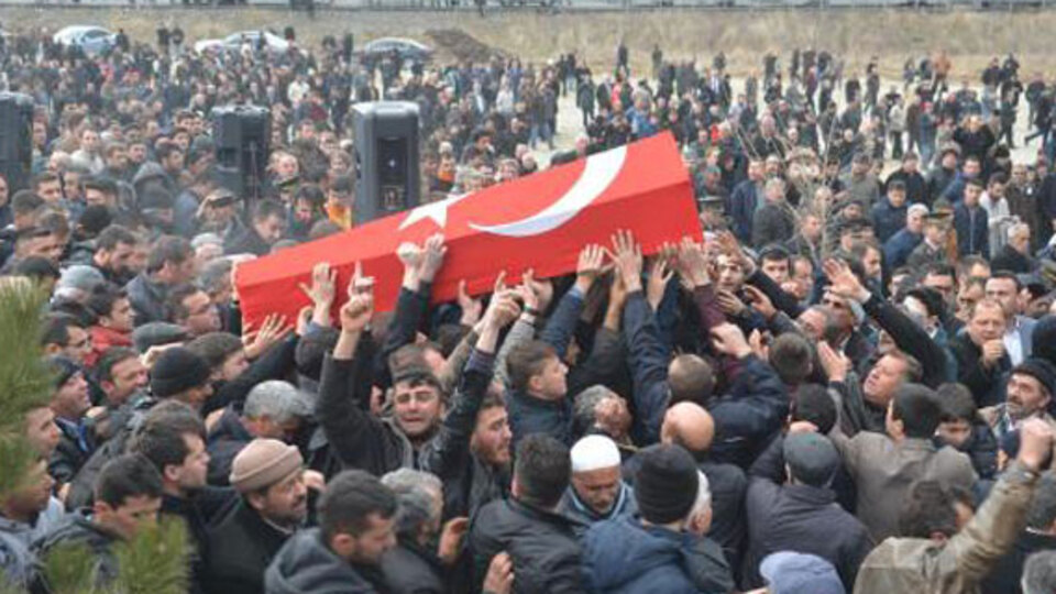 Sur şehidini 13 bin kişi uğurladı