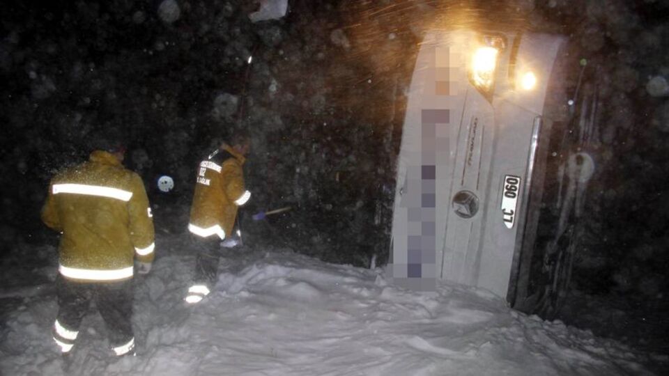 Yolcu otobüsleri art arda devrildi: 125 yaralı