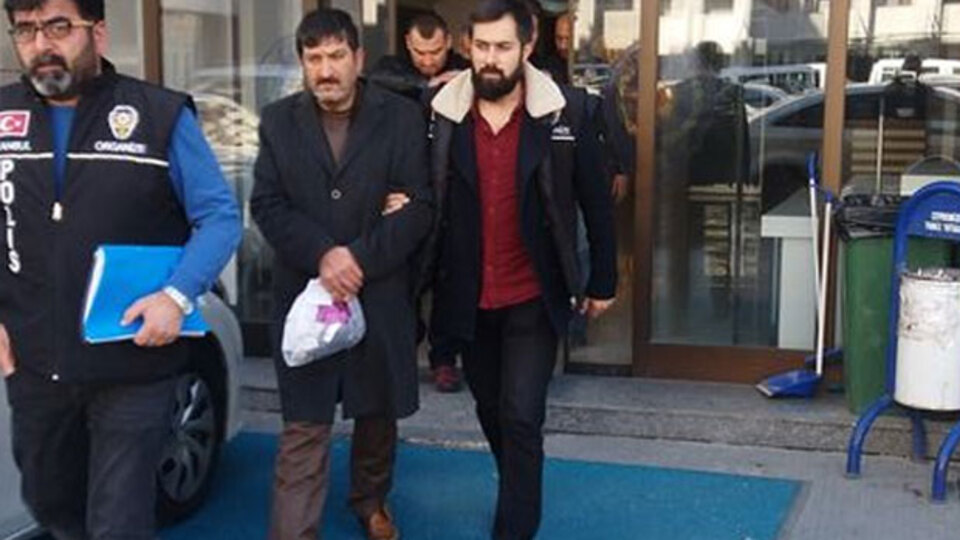 Yeraltı dünyasının ünlü ismi 3 adamıyla yakalandı!