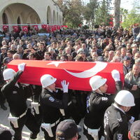 Ellerini kaldırmaya takati kalmamıştı...