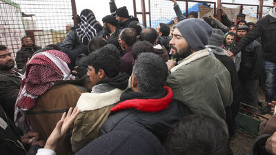 Türkiye sınırın öte tarafında kamp kuruyor