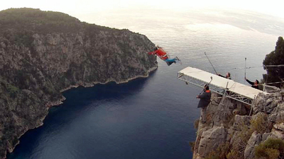 330 metreden Kelebekler Vadisi'ne atladı