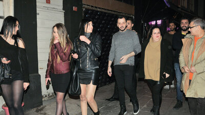 Yeni yaşını güzellerle kutladı