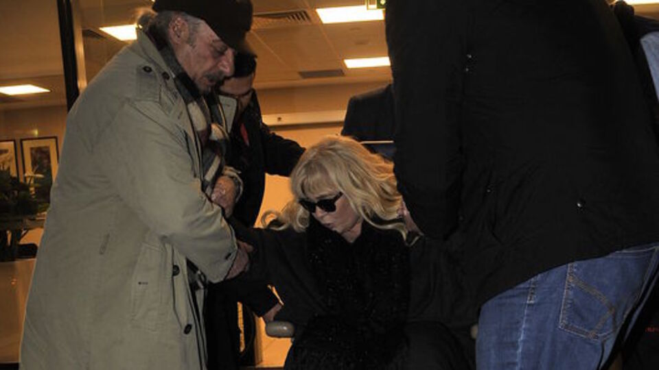 Zerrin Özer canlı yayında fenalaştı