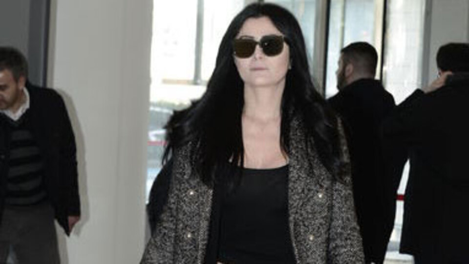 Deniz'in gizemli dövmesi!