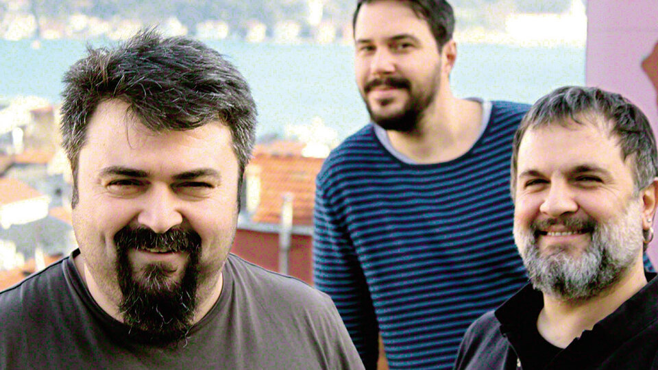 3 süper adam 1 kötü kedi