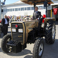 Traktör devi yine satılamadı!