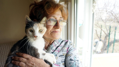 70 "evladı"yla birlikte yaşıyor