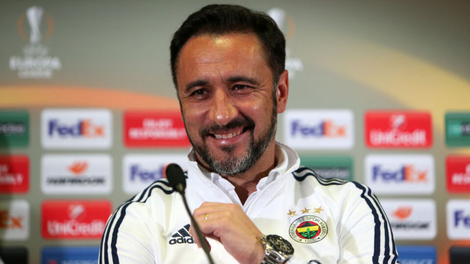 Pereira basın toplantısı düzenliyor