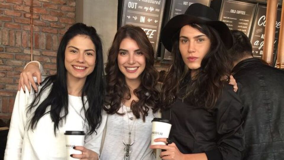 Ünlü oyuncu kahveci açtı