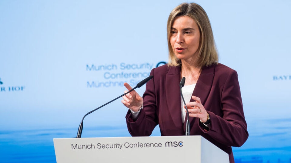 AB: Türkiye bombardımanı durdurmalı!