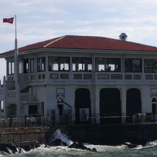 Moda İskelesi'nde restorasyon eylemi