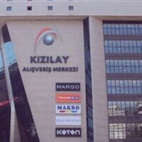 AVM'de intihar dehşeti