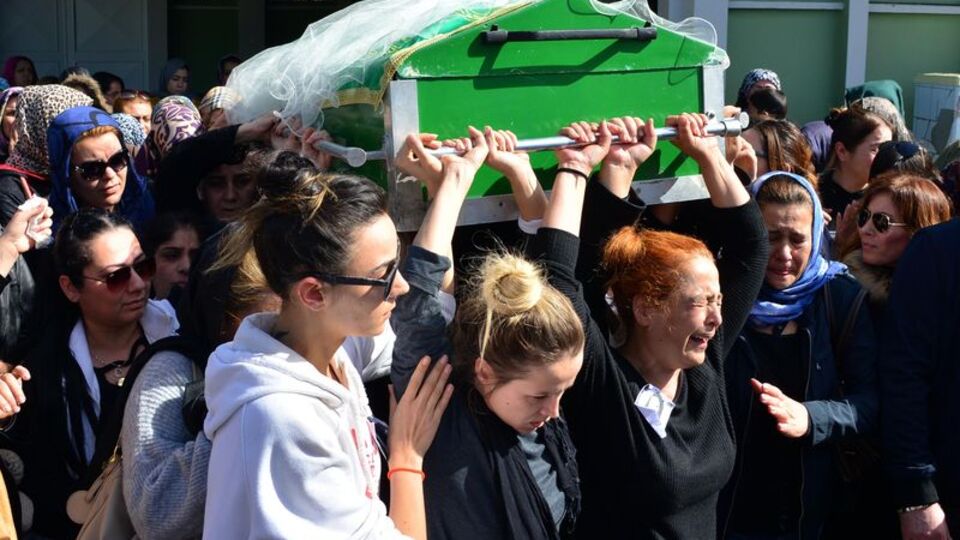 Türkan'ın cenazesini kadınlar omuzladı!