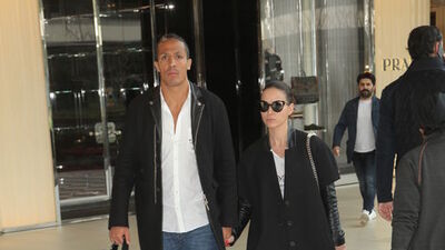 Eşiyle sinema keyfi yaptı