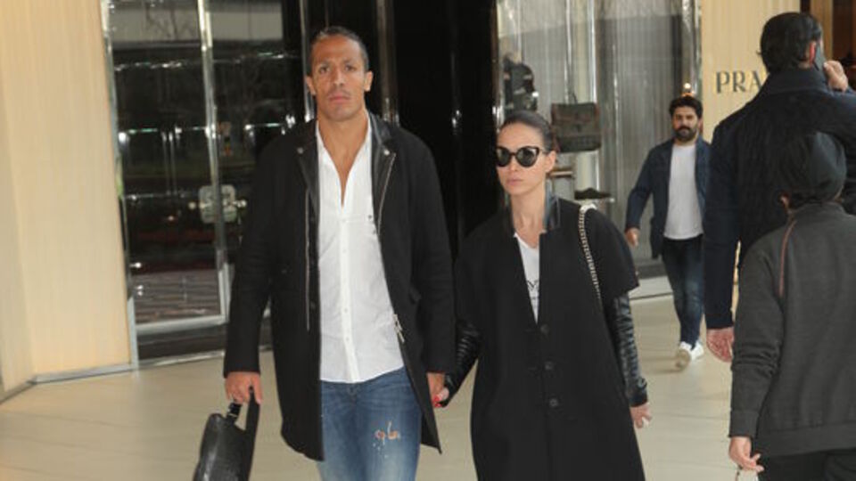 Eşiyle sinema keyfi yaptı