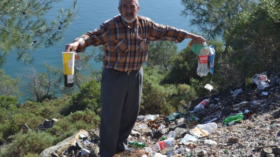Fethiye'deki çöpleri imam İsmail topluyor!