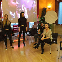 Zarafet kurallarını öğretiyor