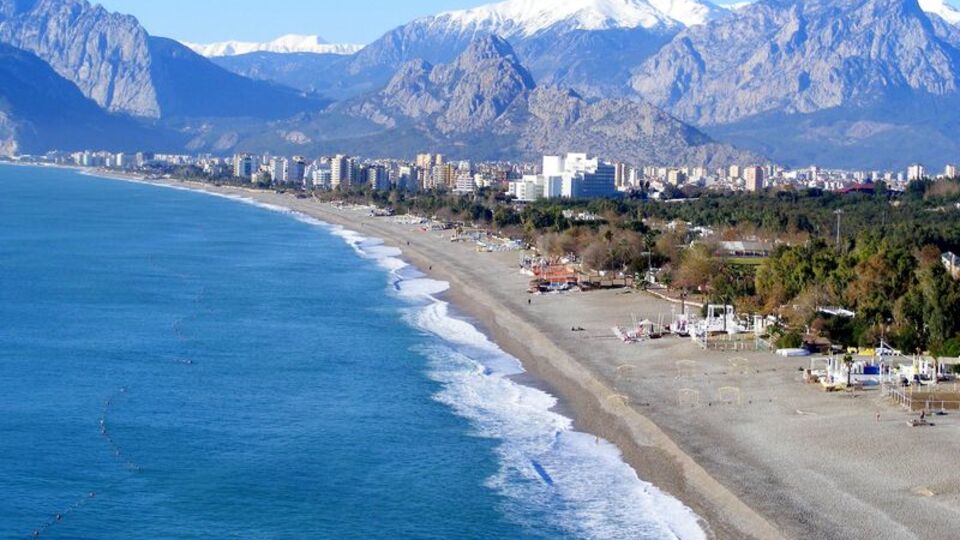 Dünyaca ünlü sahil 70 metre kayboldu!