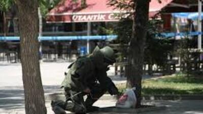 İçişleri önünde şüpheli paket