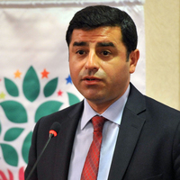 Demirtaş: Acımasız saldırıyı kınıyorum