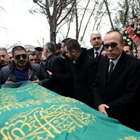 Alaattin Çakıcı'nın annesi toprağa verildi