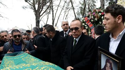 Alaattin Çakıcı'nın annesi toprağa verildi