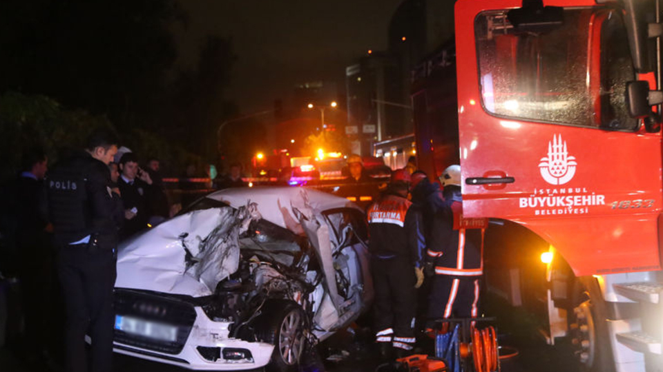 İstanbul'da otomobil yarışı 2 can aldı