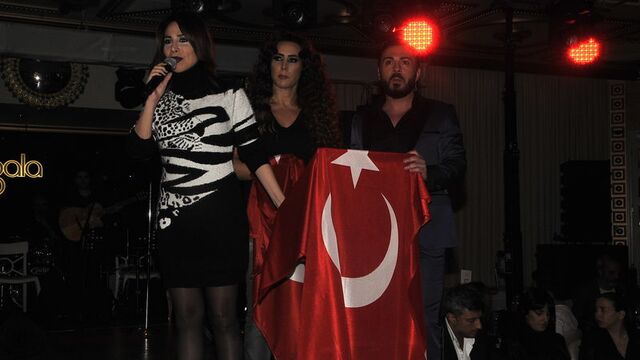 Teröre marşlı tepki