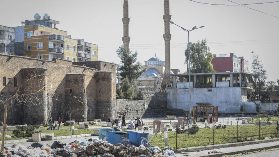 Cizre patlayıcı ve çöplerden temizleniyor!