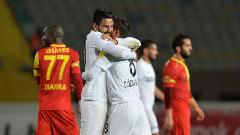 Göztepe'ye Denizli darbesi!