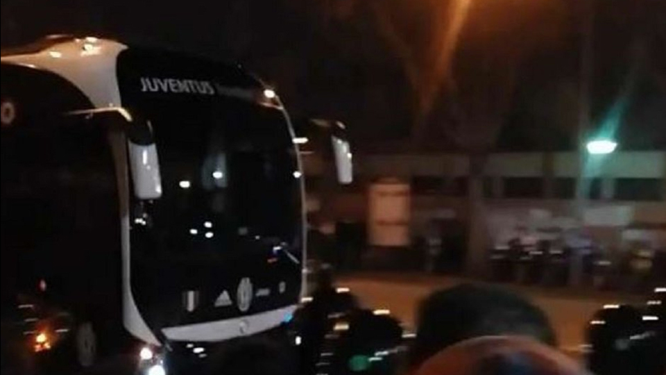 Juventus'a bombalı saldırı!