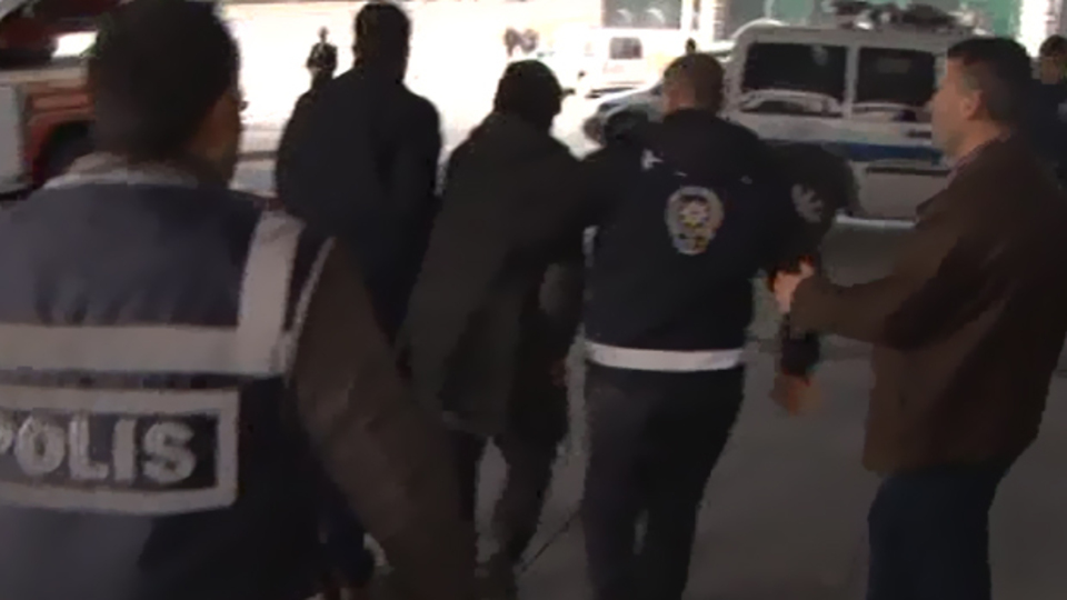 Cumhurbaşkanlığı Külliyesi önünde şüpheli alarmı!