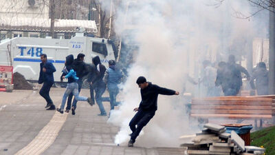 Diyarbakır'daki yürüyüşe polis müdahalesi