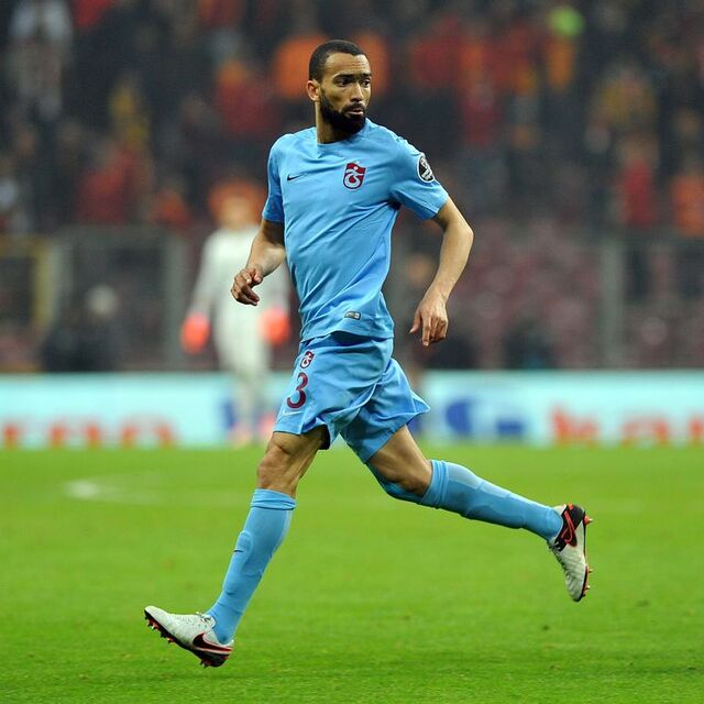 Bosingwa ateş püskürdü!