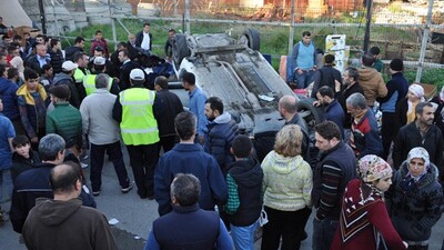 Otomobil pazaryerine uçtu