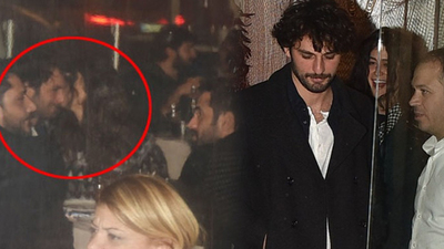 Sevgilisini öpücüklere boğdu