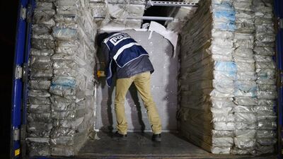 TIR'da 161 bin paket kaçak sigara yakalandı